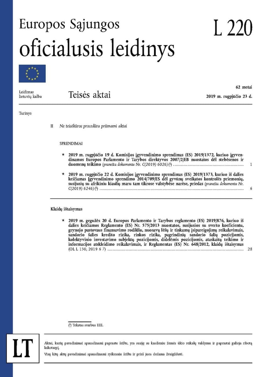 Cover and table of contents of the Lithuanian edition of the EU Official Journal, L 220, listing two Commission decisions and a correction notice