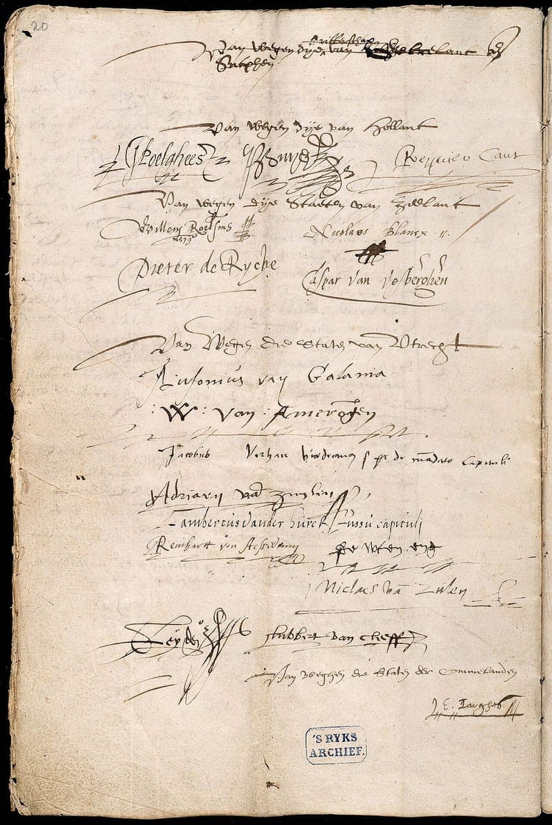 A page of subscriptions to the Union of Utrecht: headings in a chancery hand with more than a dozen flourished signatures beneath them